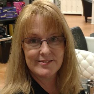 Meet your Posher, Connie